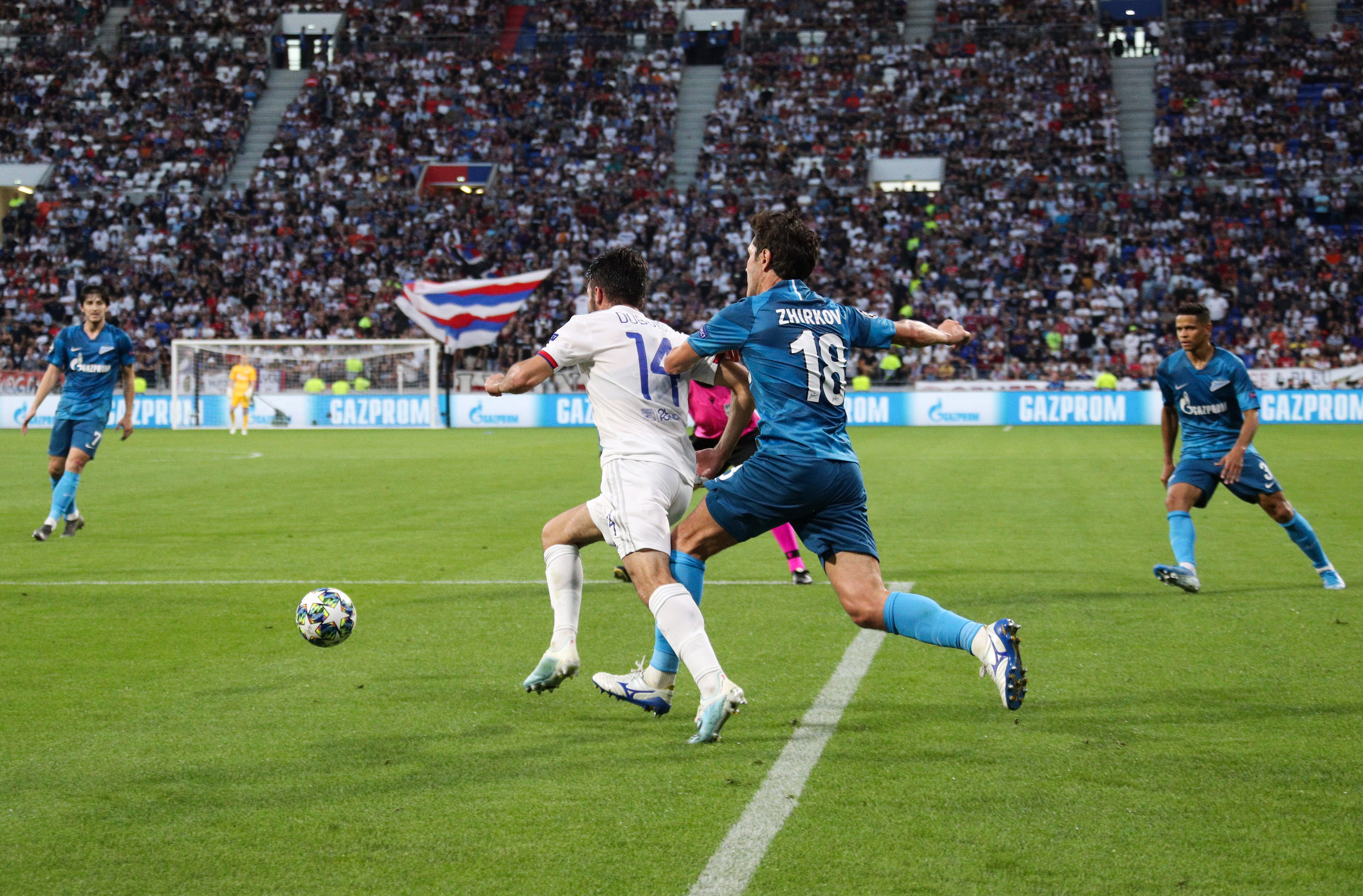 Zenit estreia na Champions League com empate