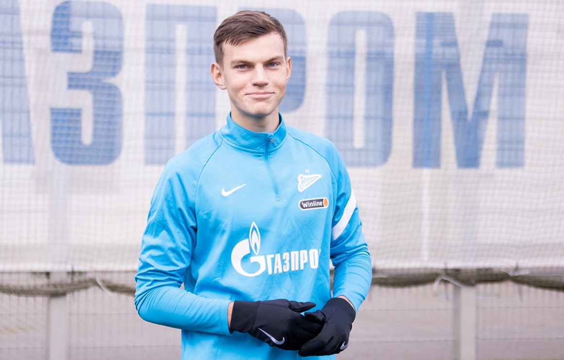 Danila Khotulev se despede do Zenit