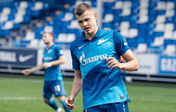 Stanislav Krapukhin deixa o Zenit