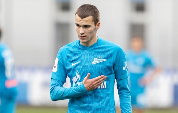 Daniil Kuznetsov deixa o Zenit